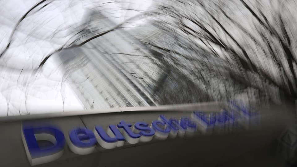 Deutsche Bank's Q2 Fixed-Income Revenue Jumps 16% and Announces €500 M Share Buyback