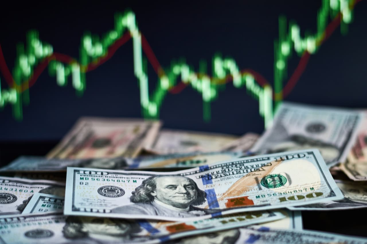 Dollar’s Strength Falls Short: A Critical Hurdle for Fed’s Inflation Fight