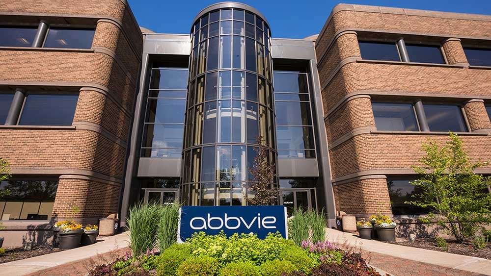 Aesthetic Giant Clears Critical Buy Point as Earnings Volatility Looms