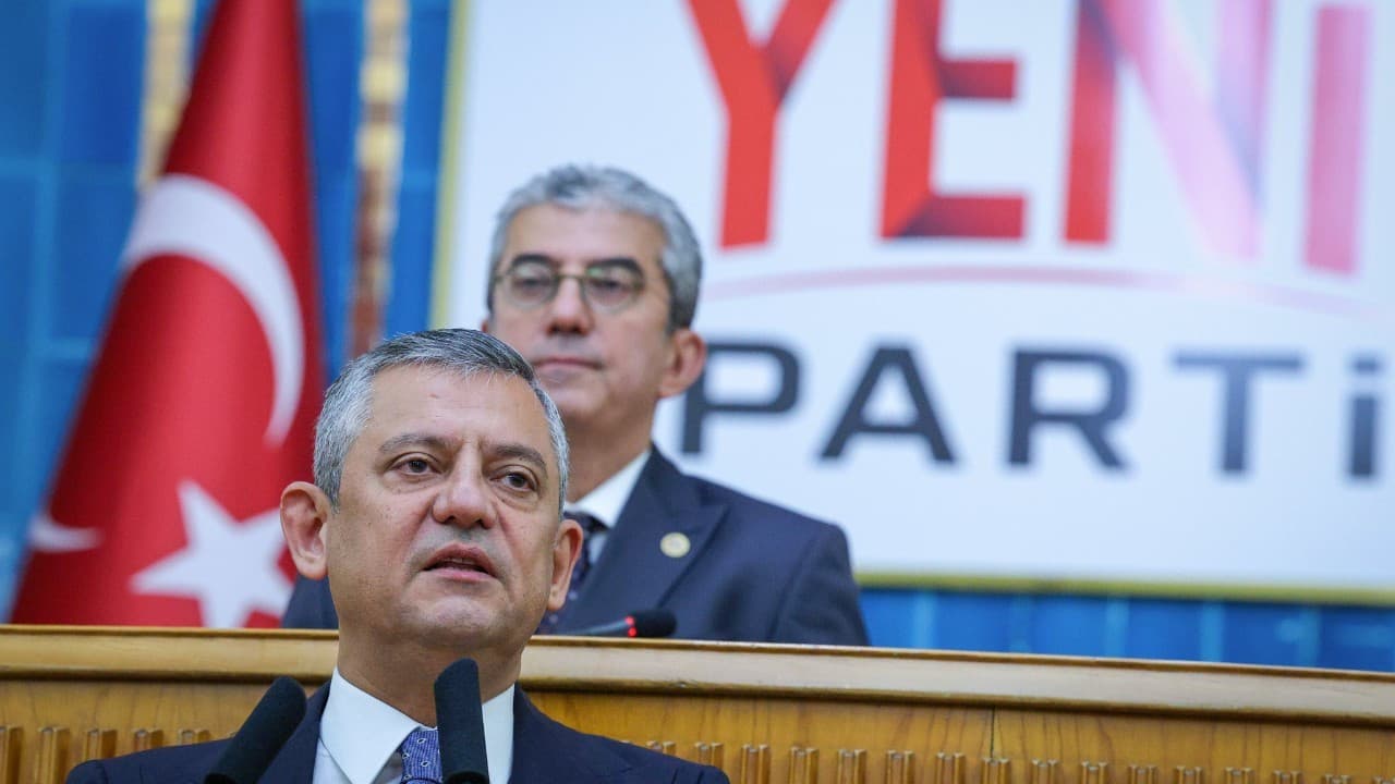 CHP Loses 200 Mayors: YENİ Party Membership Drive Accelerates