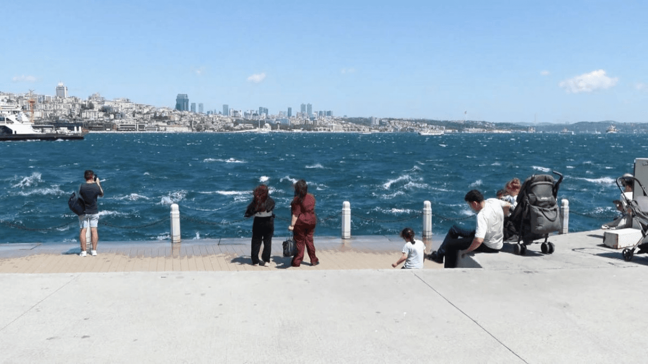Istanbul's Wind Alert: A Critical Test for Public Financing