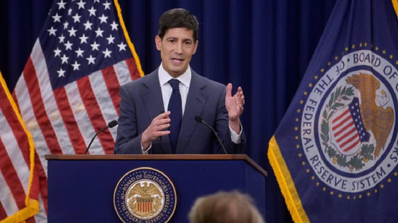 Fed's Calendar Overhaul: Warsh's Bold Shift in Interest Rate Policy