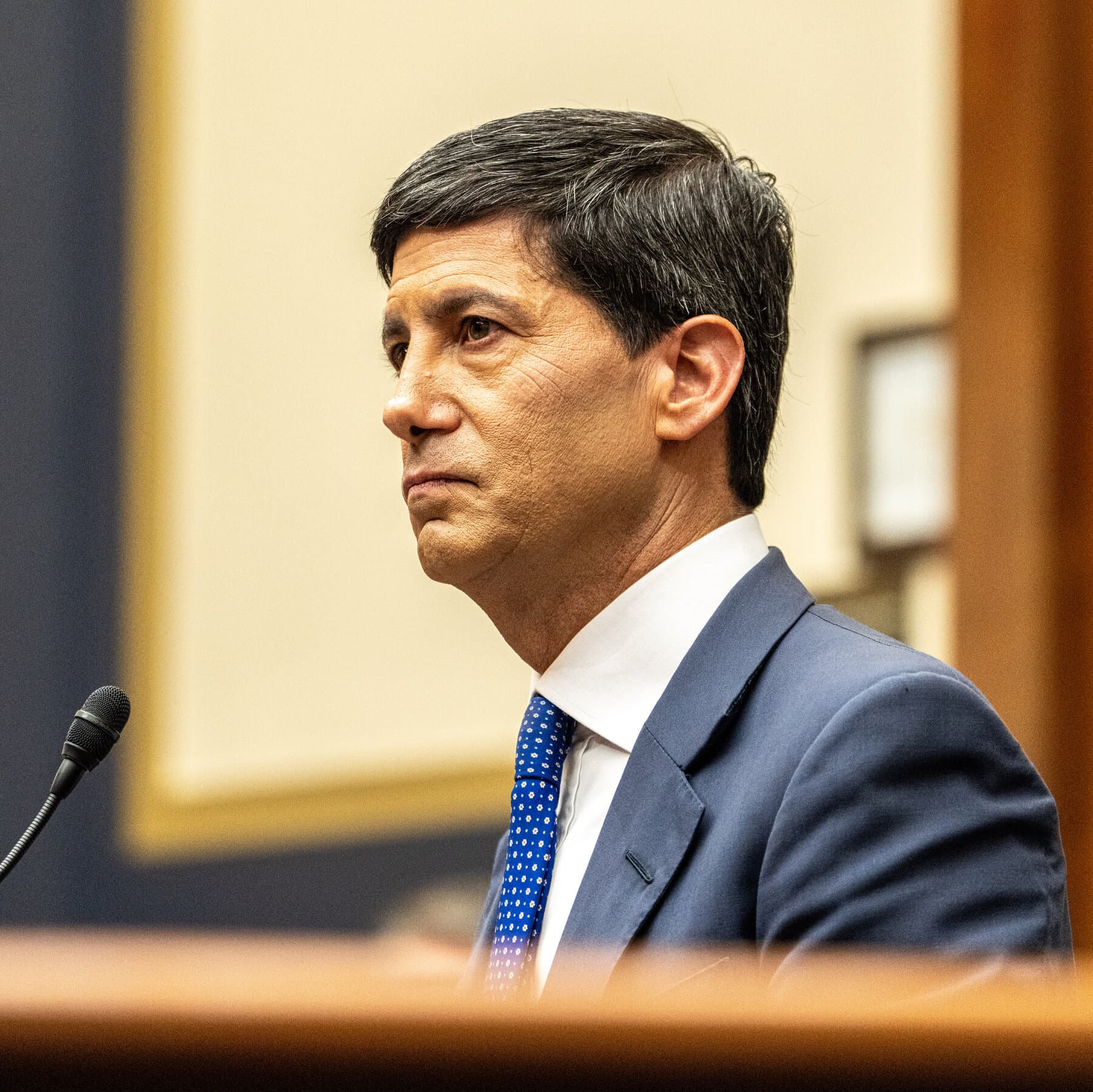 Fed’s Internal Divide: Raise or Hold? A New Economic Standoff