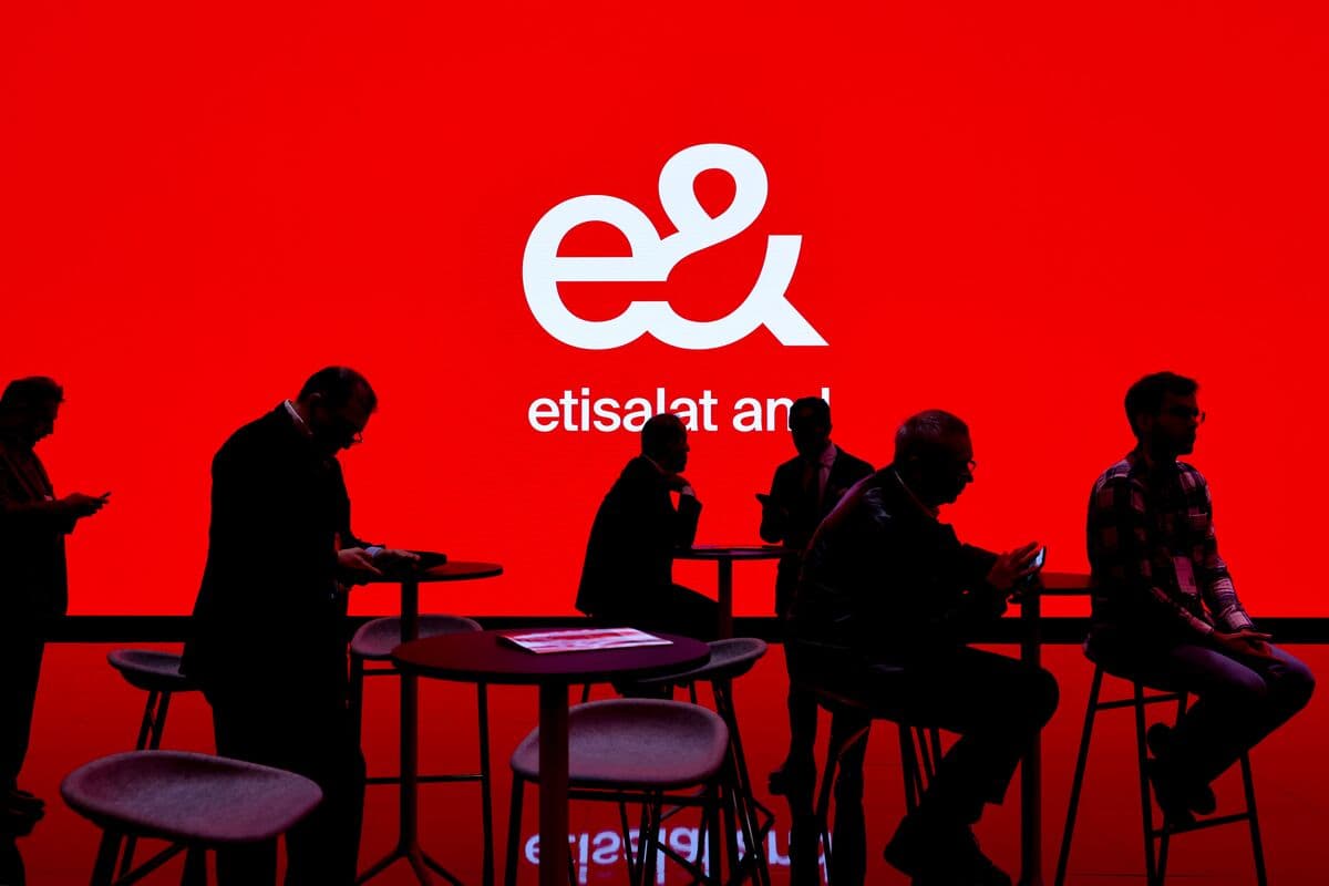 Emirates Tel'in 6 Milyar Dolarlık Vodafone Hisse Satışı