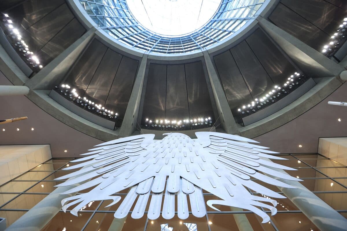 Germany Must Stabilize Debt in Long Run to Keep AAA