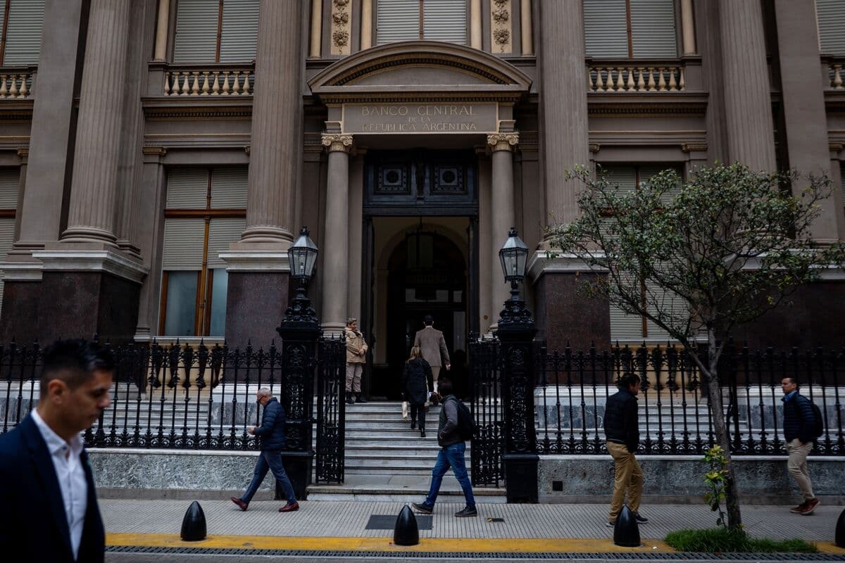 Argentina's $6 Billion Debt Excuse: A Decision Aimed at Economic Stability Before the Elections?