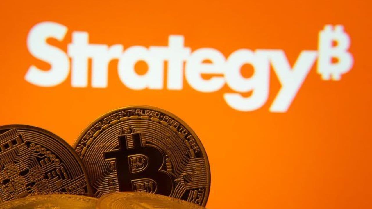Strategy Boosts Cash Reserves: MSTR Sales and Bitcoin Holdings Unchanged