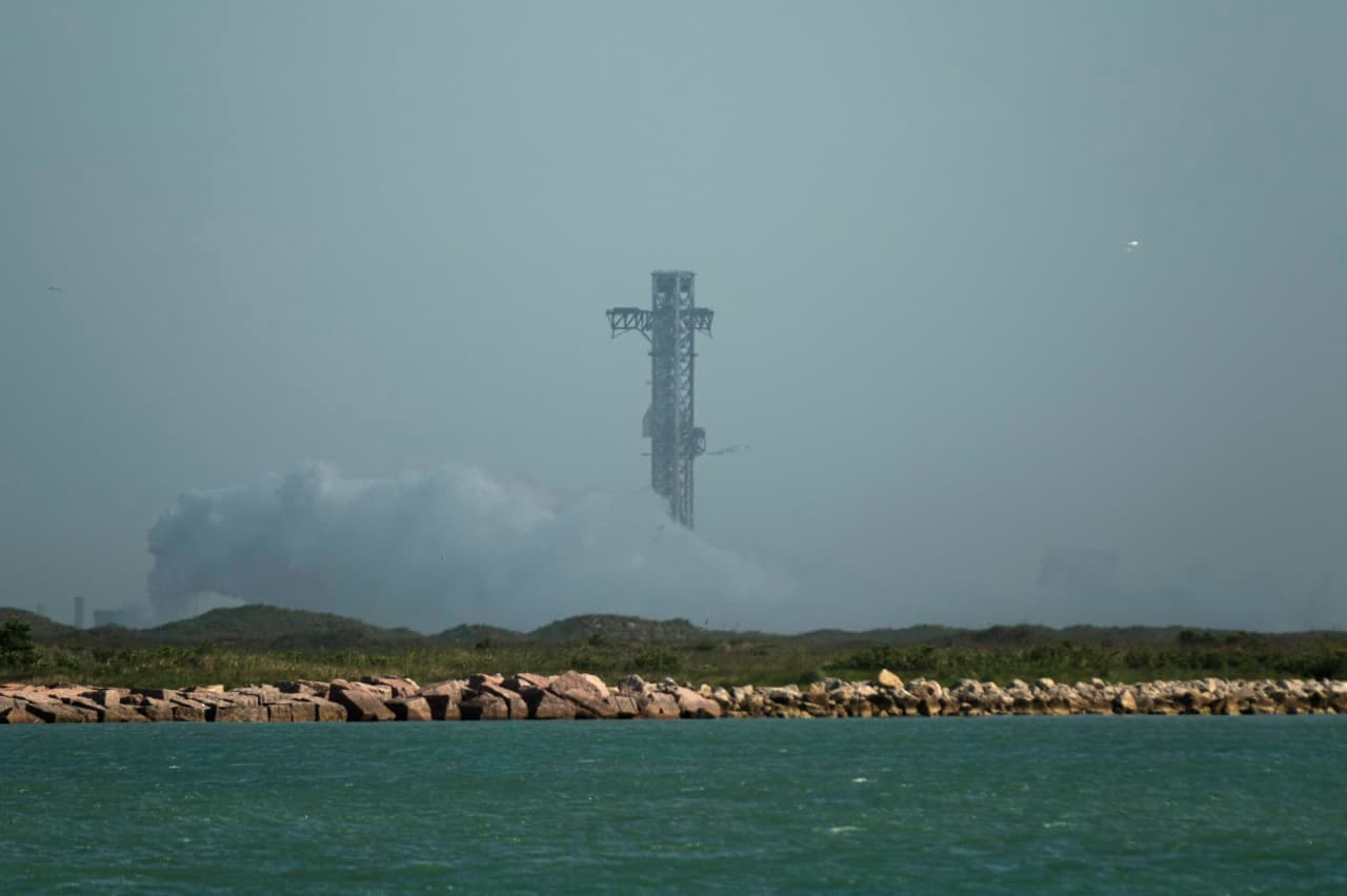 SpaceX’s Postponed Launch Drags Stock Further Below IPO Price