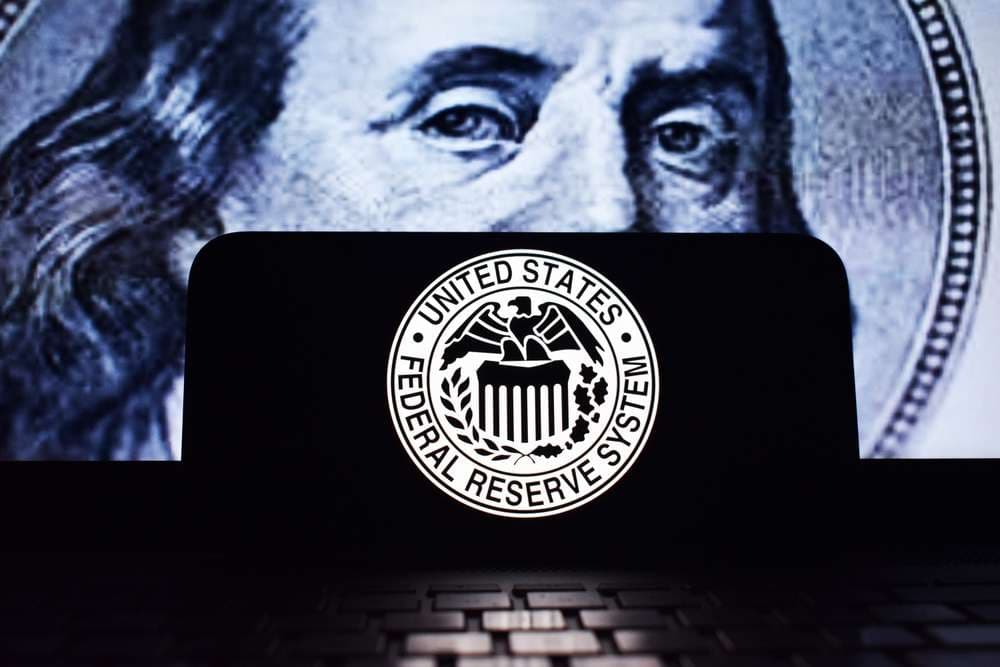 JP Morgan Foresees Fed Holding Rates Steady Through 2026; Dividend and Buyback Strategies Unfold