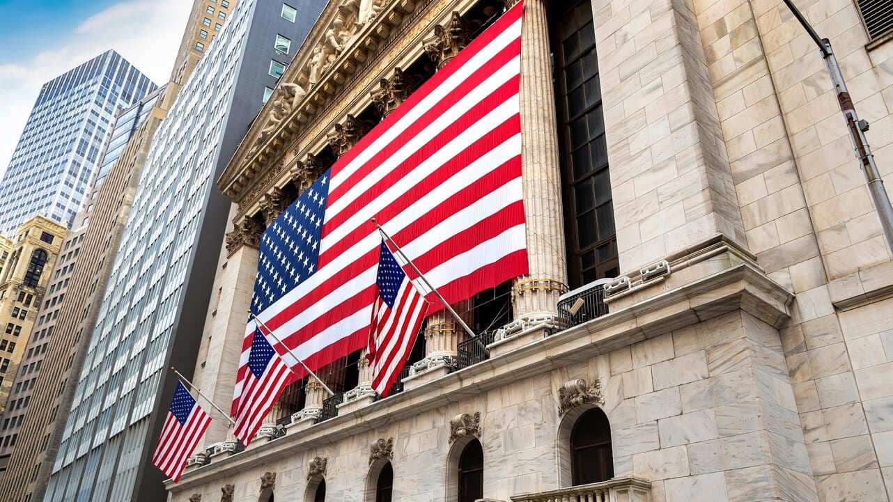New York Stock Exchange Starts the Day with Mixed Trends: Market Analysis and Future Expectations