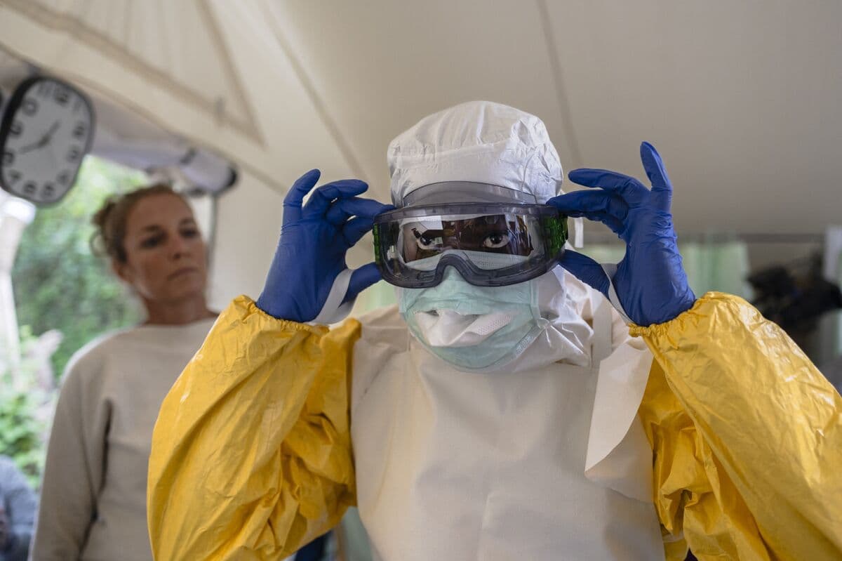 ABD'nin Kongoya Ebola Yolculuk Uyarısı Hava Lojistiğine Darbe