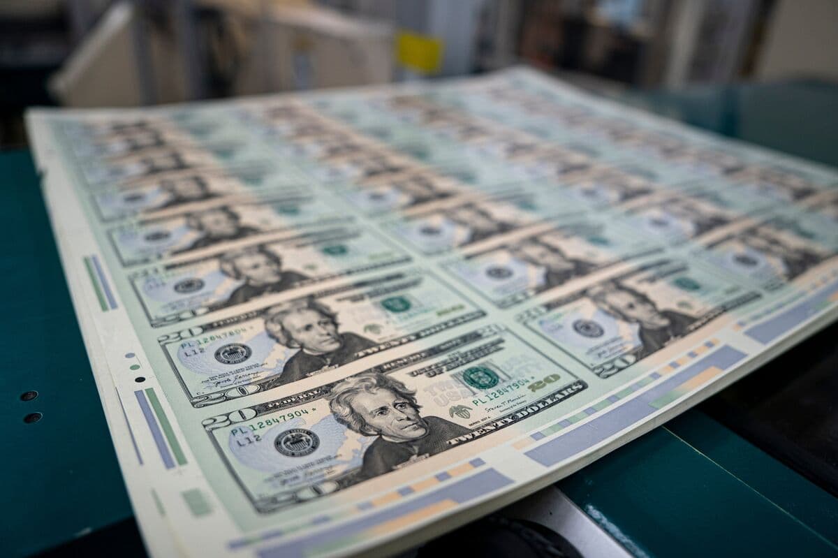 Dollar Gets Safe-Haven Flows as US-Iran Tensions Rise