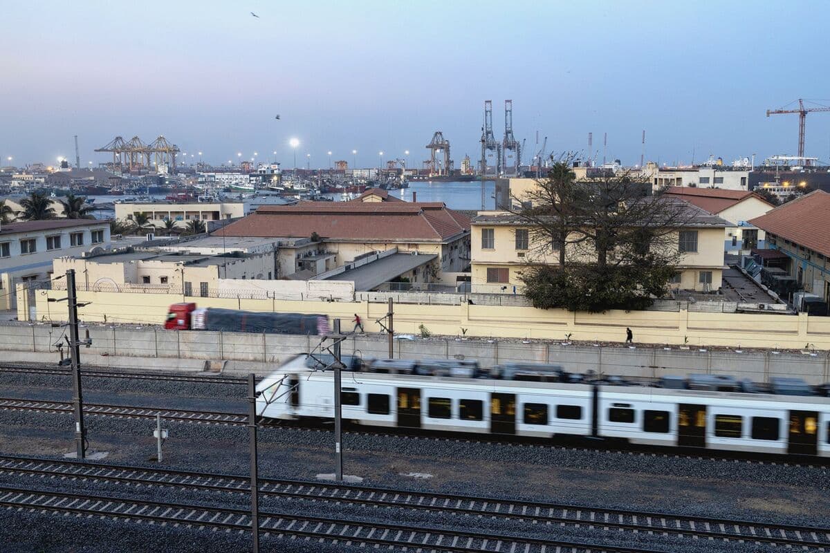 Senegal'in Gizli Borç Skandalı Altyapı Rüyasını Boşa Çıkardı