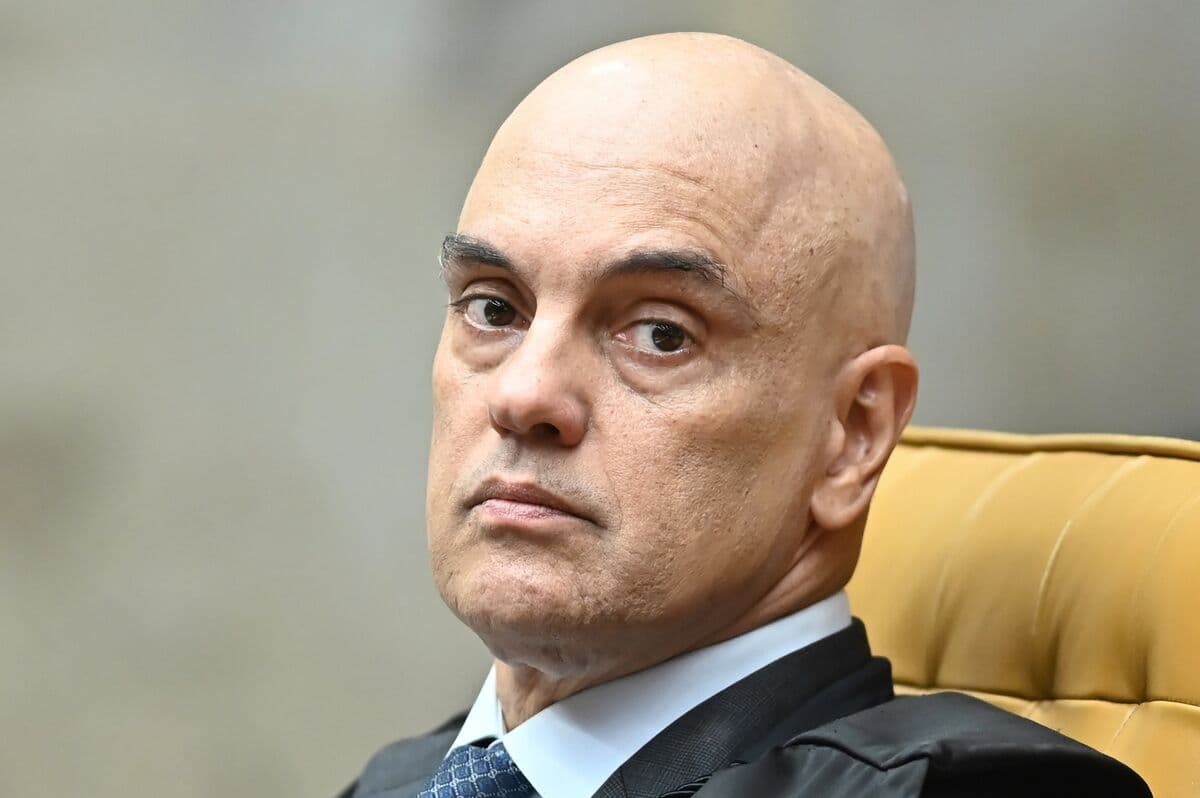 Brazil'da Bir Yıldız Çöktü: Bolsonaro'un Evden Tutuklu Kalmaya İzin Verildi