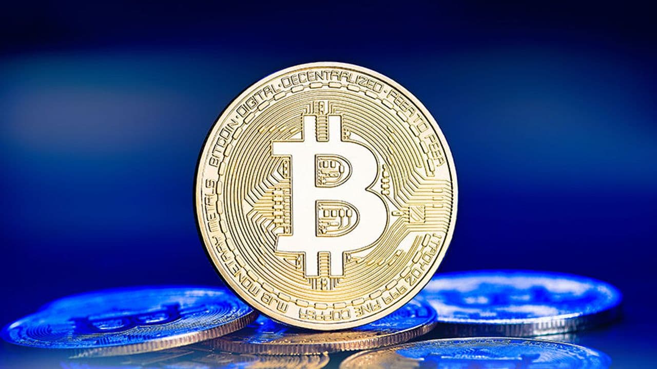 Bitcoin Slides to $62,600 After Iran Strike, Down 2.4% in Asian Session