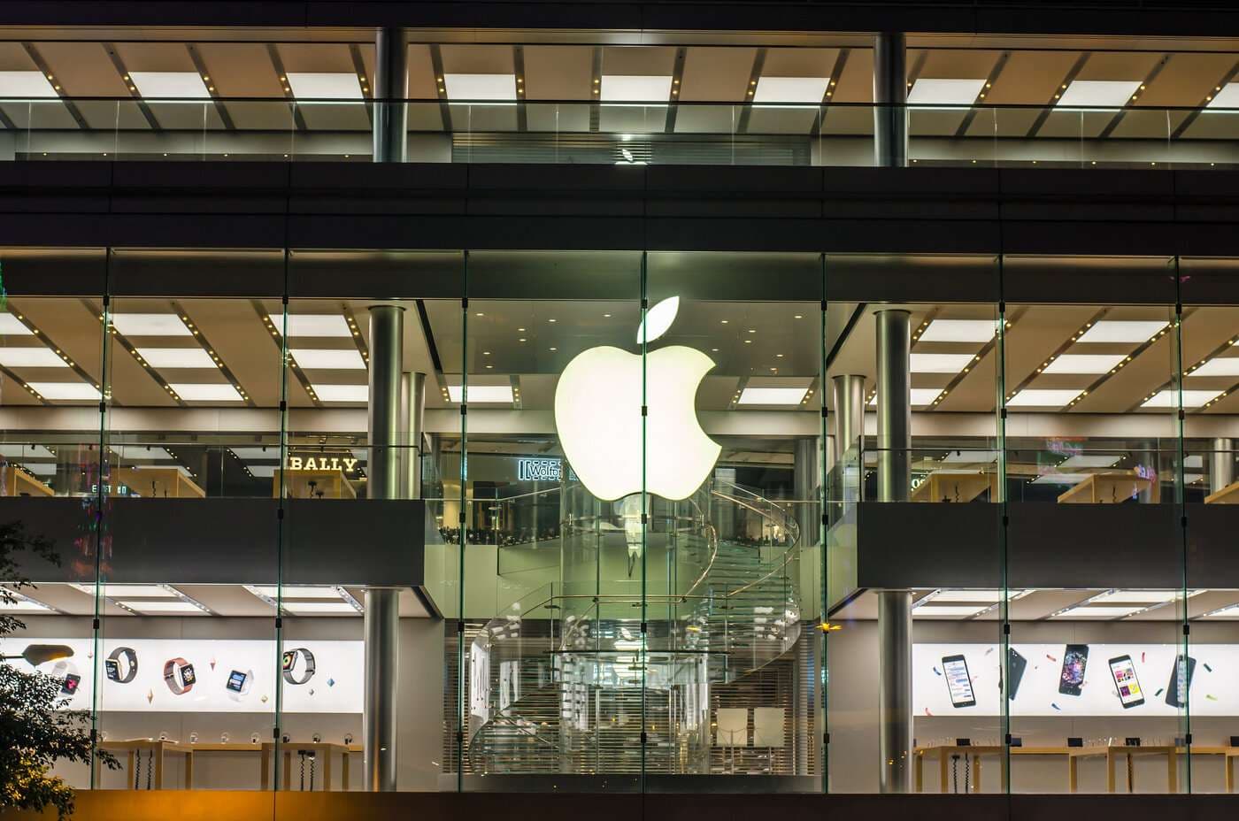 Apple’s Chip Acquisition Play: Implications for Tech and Financial Markets